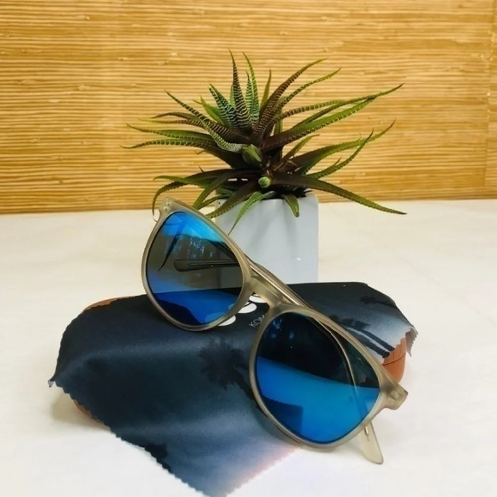 KOMONO Urkel Frost Sunglasses NEW gray blue